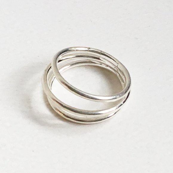 925 Sterling Silver Triple Band Minimalist Ring Size 5.75 - Picture 1 of 7